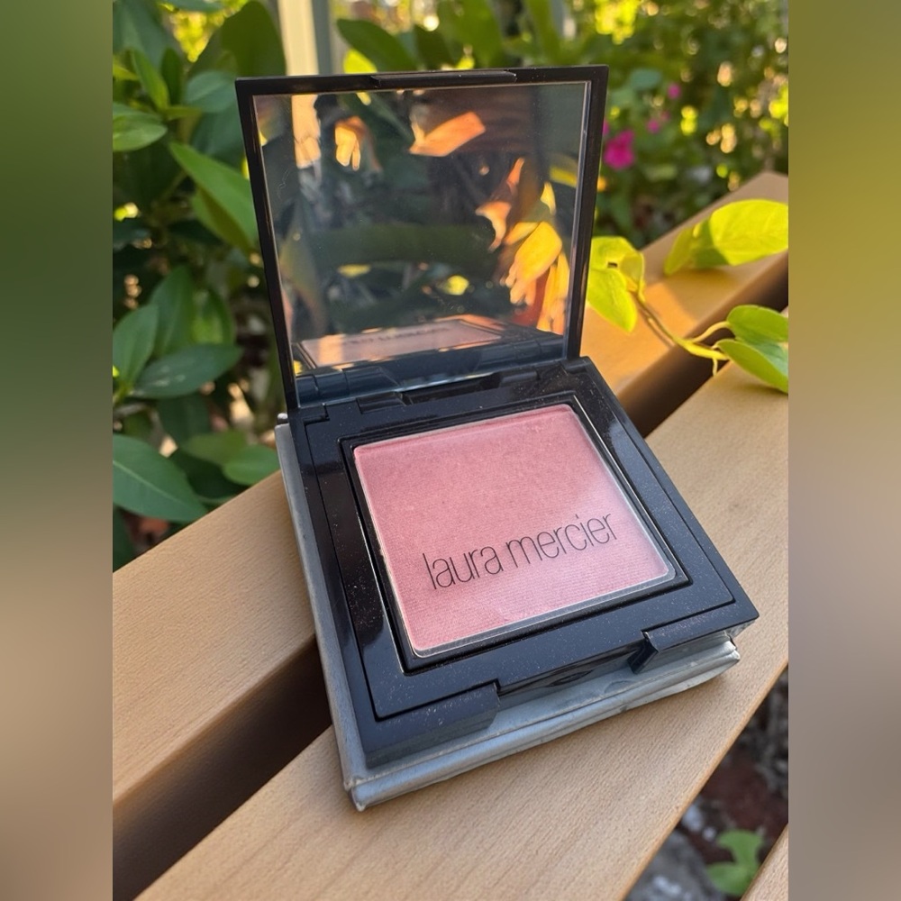 LAURA MERCIER ORANGE BLOSSOM SECOND SKIN CHEEK COLOUR. NEW IN BOX. SOLD OUT.